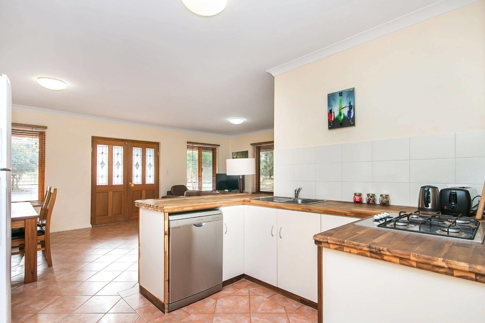 Coranda Lodge Armadale Bagian luar foto